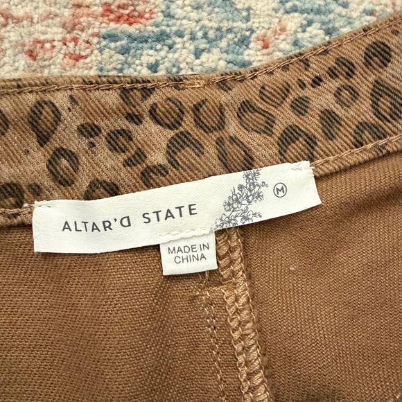 Altar'd State Nash Cheetah Print Wide Leg Jeans — Size Medium - Picture 6 of 7
